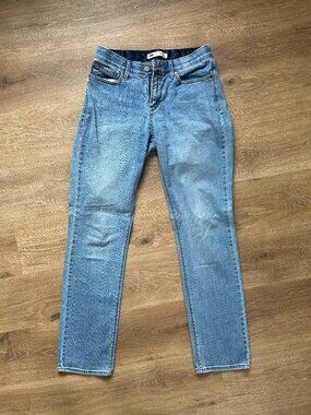 Levis 525 Perfect Waist Straight Leg Mid Rise Jeans Womens 29/32 Medium Wash